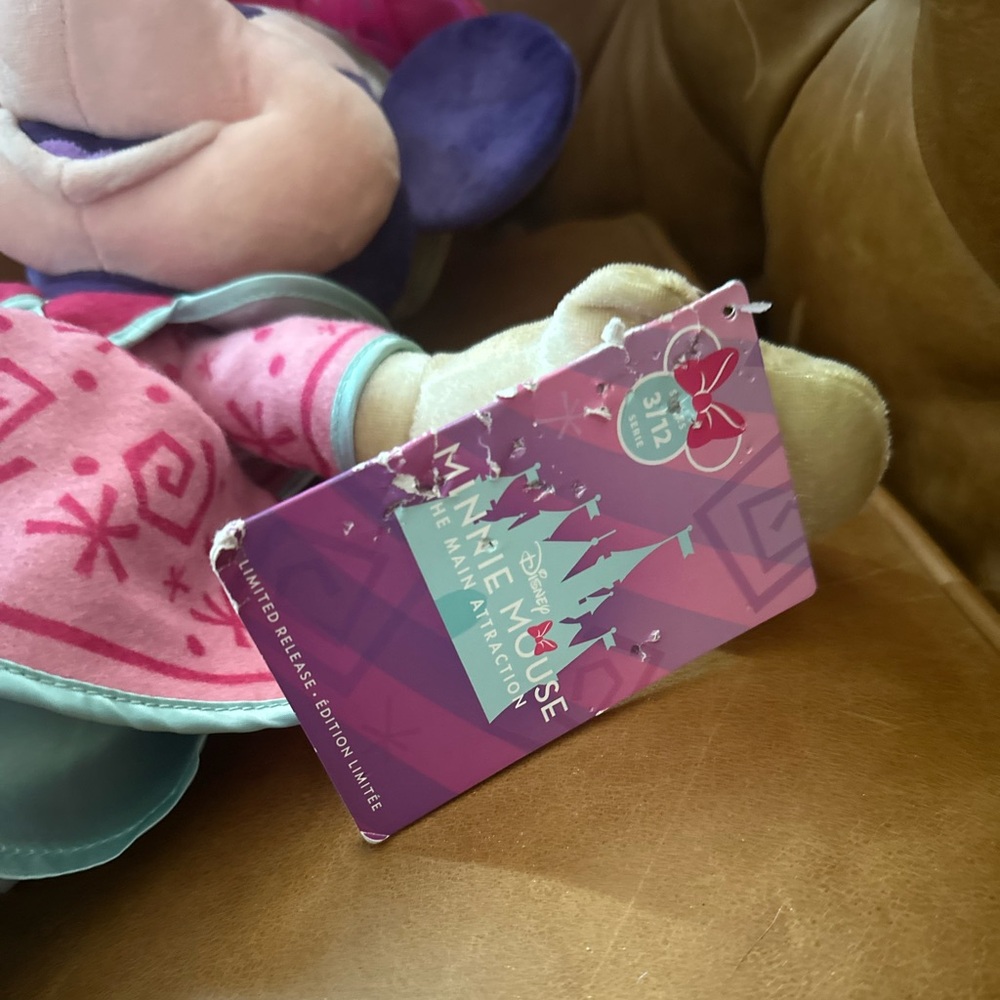 Disney The Main Attraction Minnie Mouse Limited Release - Picture 4 of 10